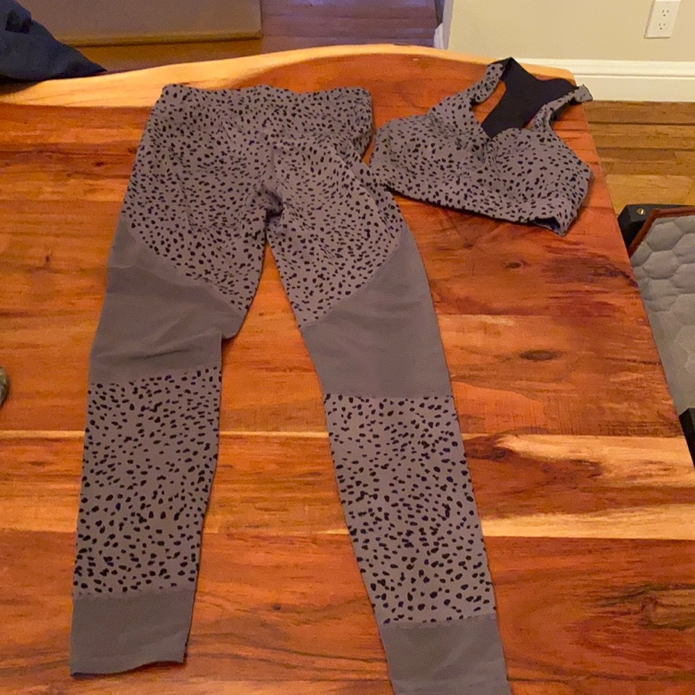 Varley workout set - Picture 5 of 7